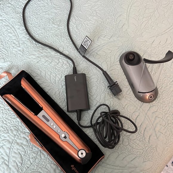 Dyson Hair Straightener - Picture 7 of 7